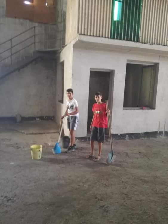 С пълна сила се работи по изграждането на спортна зала