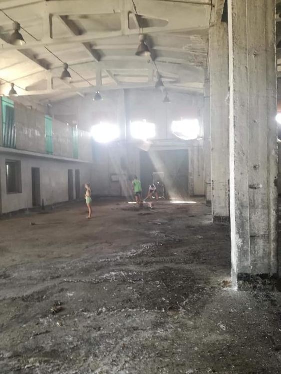 С пълна сила се работи по изграждането на спортна зала