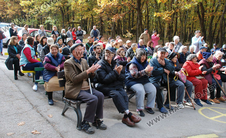 Музикална програма, курбан и почерпка за 36 г. от съществуването на Старческия дом