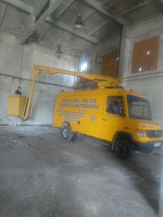 С пълна сила се работи по изграждането на спортна зала