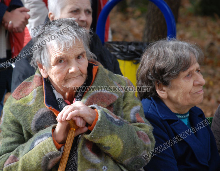 Музикална програма, курбан и почерпка за 36 г. от съществуването на Старческия дом