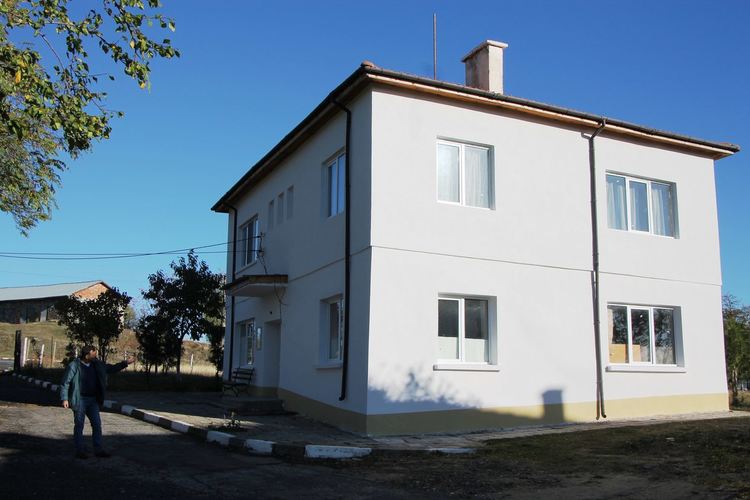 Обновиха сградата на кметството в Чубрика