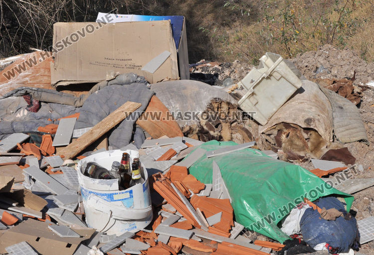 РИОСВ: Община Минерални бани да разчисти сметището край Татарево до месец