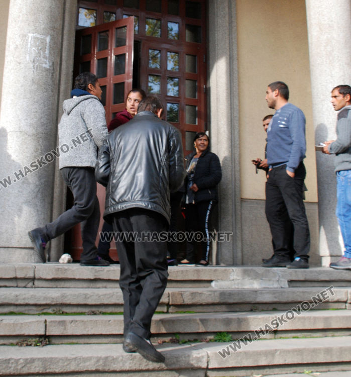 56-годишен на съд за двойно убийство, погубил баща и син с брадва