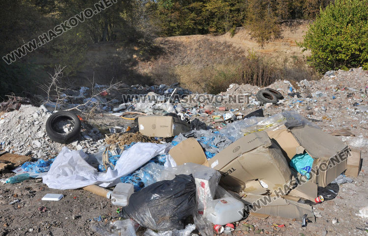 РИОСВ: Община Минерални бани да разчисти сметището край Татарево до месец