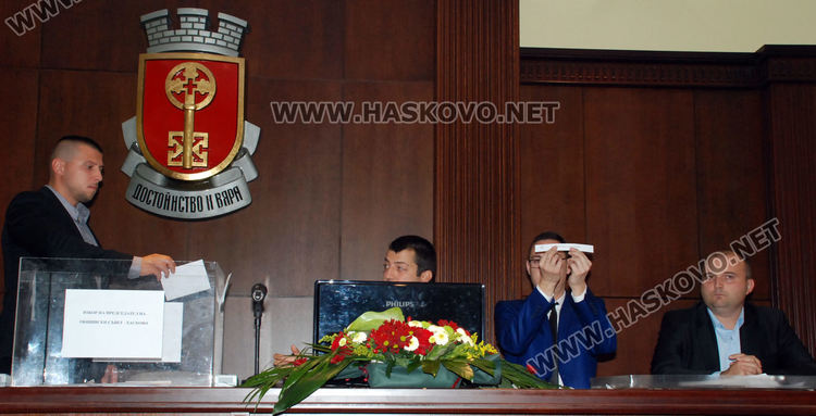 Новият кмет и ОбС се заклеха, преизбраха Таня Захариева за председател