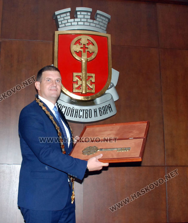 Новият кмет и ОбС се заклеха, преизбраха Таня Захариева за председател