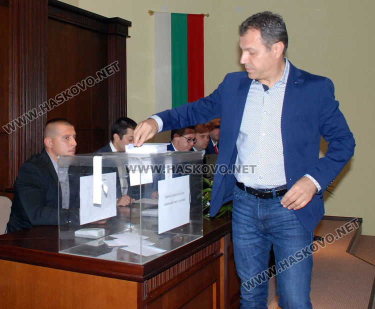 Новият кмет и ОбС се заклеха, преизбраха Таня Захариева за председател