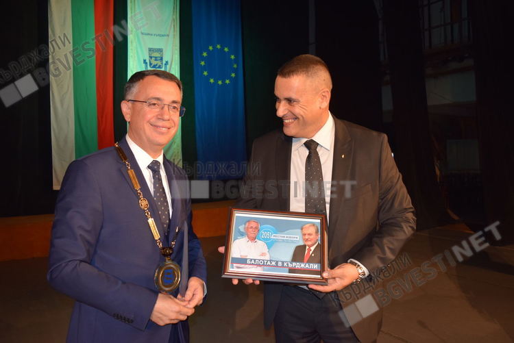 Социалист пожела на Хасан Азис да управлява до 2051 г. и тогава да срещне на балотаж Милко Багдасаров