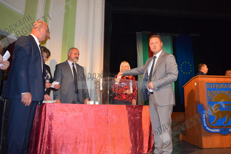 Юсеин Ахмед е новия председател на местния парламент в Кърджали