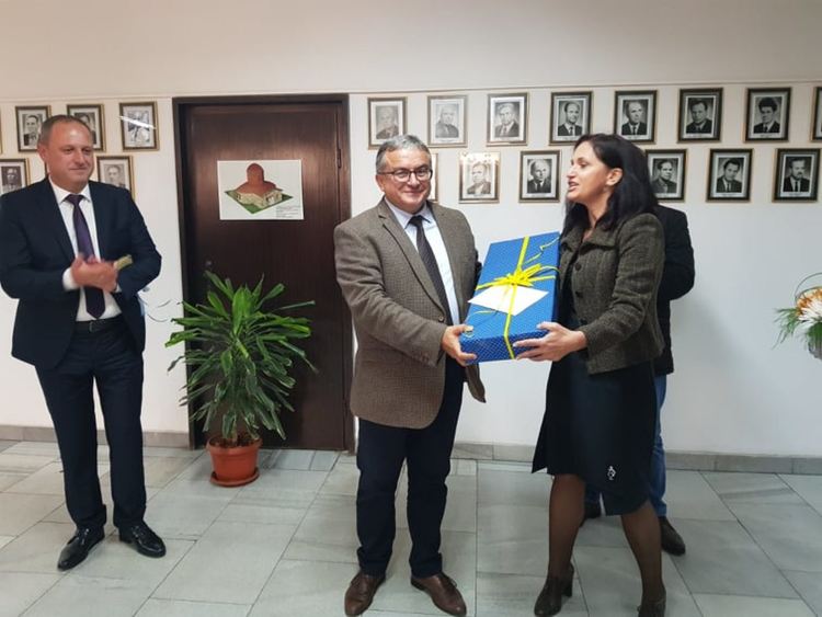 Папазов официално сдаде властта на Митков