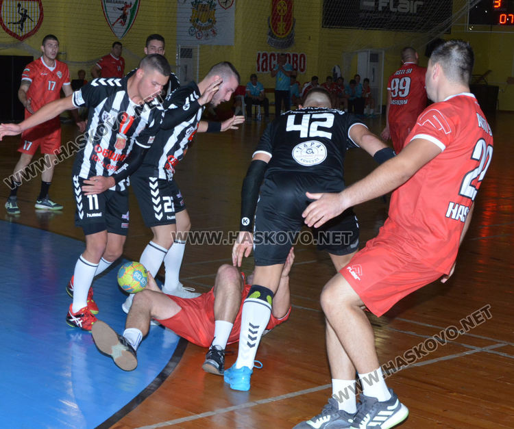 Хандбалистите от „Асти 91” паднаха от  „Локомотив”