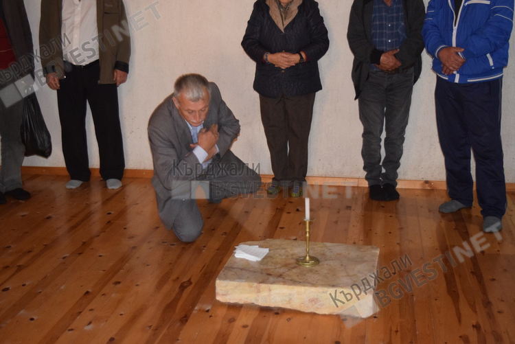 Преклонение пред Черния камък