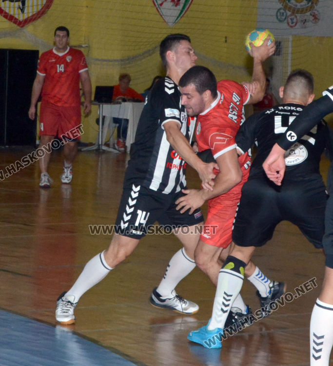 Хандбалистите от „Асти 91” паднаха от  „Локомотив”