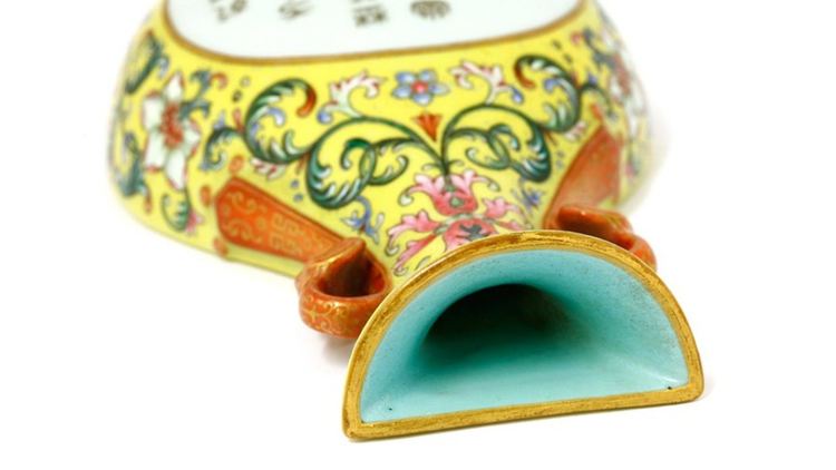 Британец си купи императорска порцеланова ваза за 1 паунд и спечели половин милион