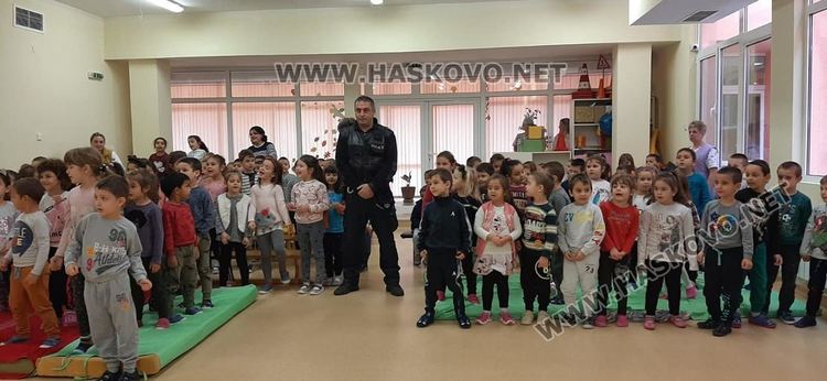 Кутия на доброто събира посланията в Детска градина „Слънце“