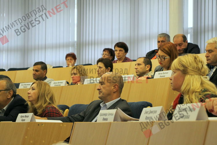 Гласуваха 75 места в постоянните комисии към ОбС - Димитровград. Коя група по колко получи, има ли ощетени?