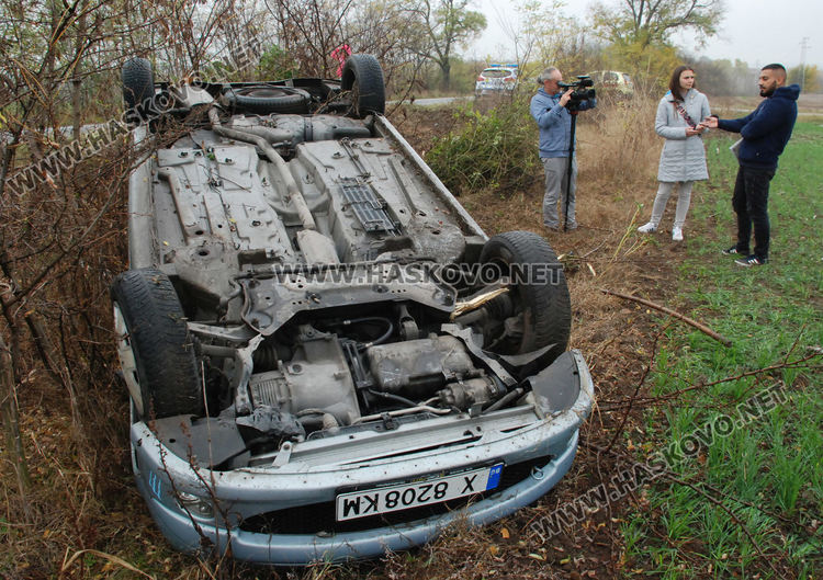 26-годишен се обърна с Пежо в дере