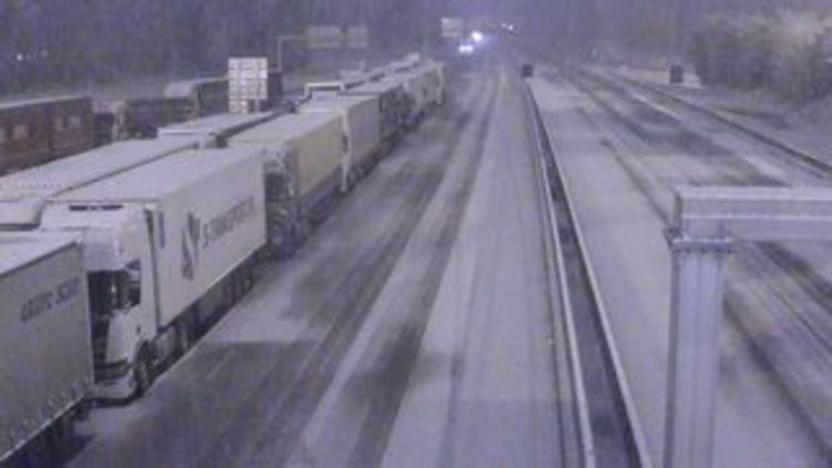 Сняг и поледици сковаха Югоизточна Франция