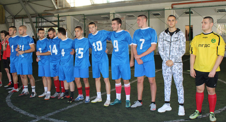 Футболни тимове от "Паисий", ФСГ и ПГДС станаха шампиони в ученическите игри