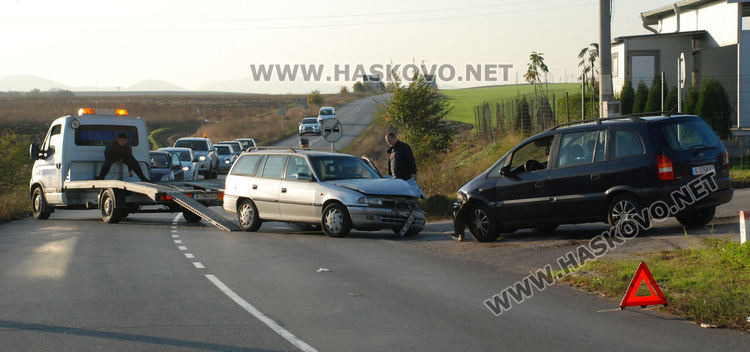 Два кърджалийски Опела се разбиха в "Болярово"