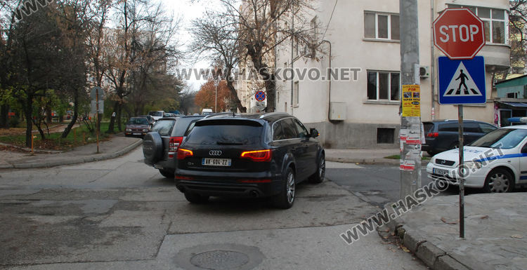 Чужденец с Ауди Q7 засече хасковско Сузуки на „Мадара”