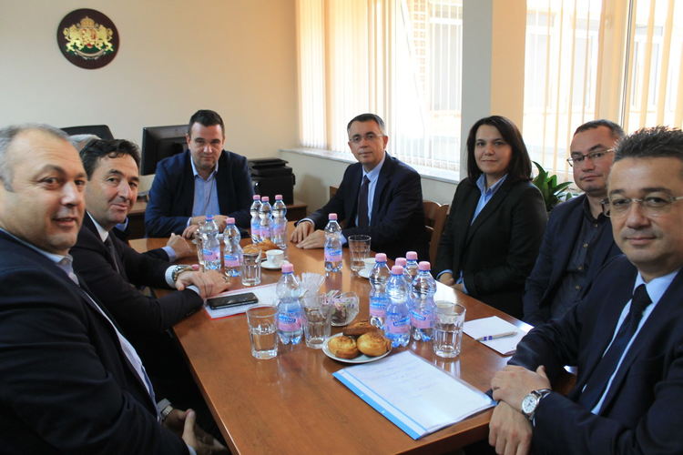 Кметовете на кафе на диалога при областния управител Никола Чанев