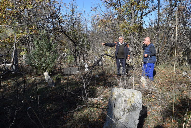 Дервишките гробове