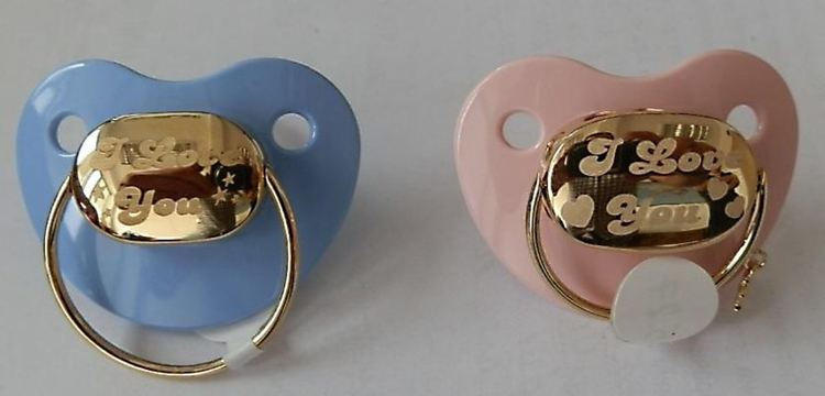 Митницата продава на търг биберони със златни държачи