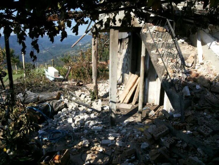 Благотворително от родопчани: Семейството от Гълъбово има нова къща само три месеца след пожара