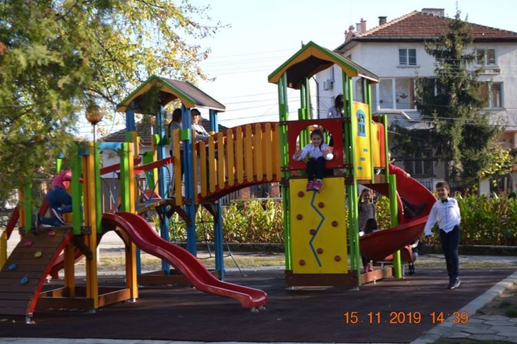 Второкласници от Пловдив гостуваха на свои връстници от "Златаров"