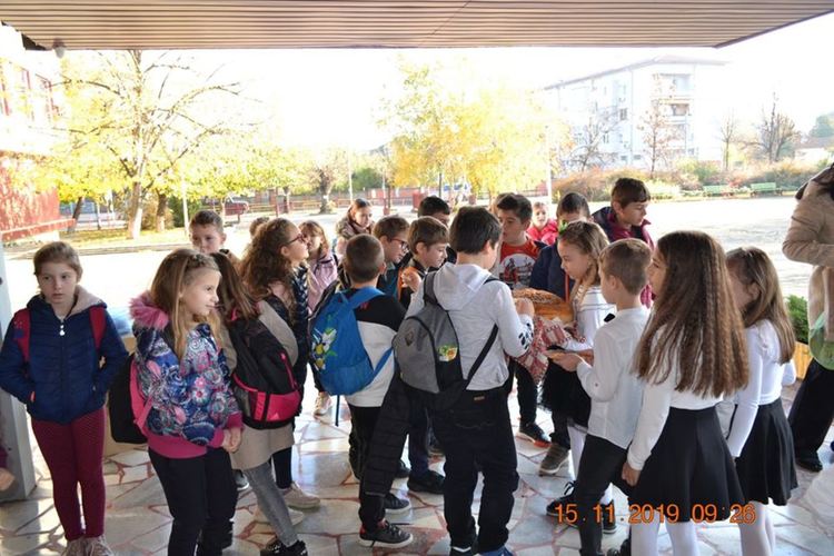 Второкласници от Пловдив гостуваха на свои връстници от "Златаров"