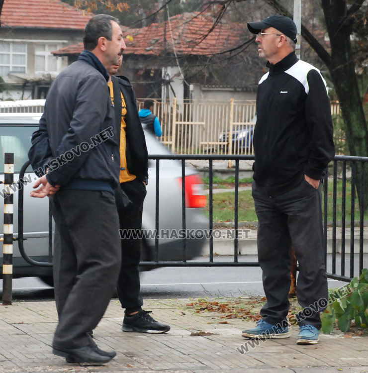 Кърджалийско БМВ се разби в бордюр до зебра в "Орфей"