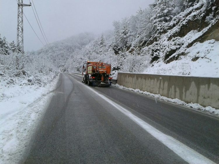 Стартира зимното поддържане на републиканските пътища. Шофьорите да подготвят автомобилите