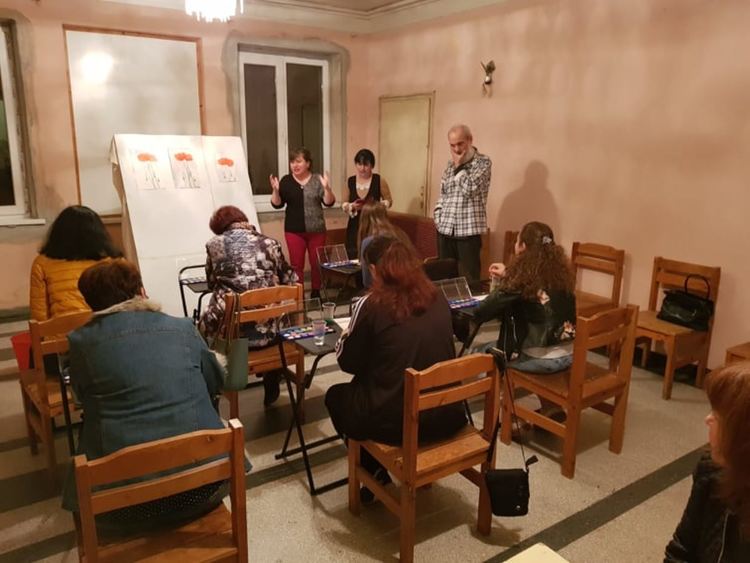 Новото забавление – да рисуваме на по чаша вино, достигна и до провинцията