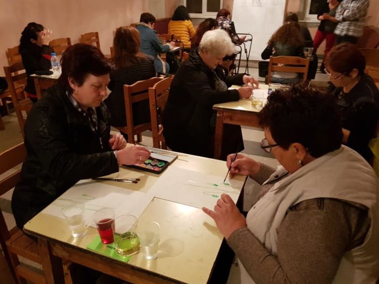 Новото забавление – да рисуваме на по чаша вино, достигна и до провинцията