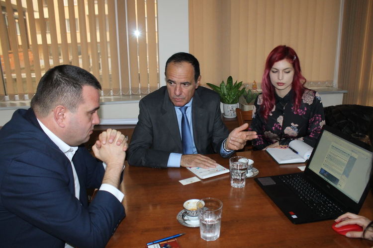 Представиха пред областния управител проекта за магистрала "Дунав-Егея"