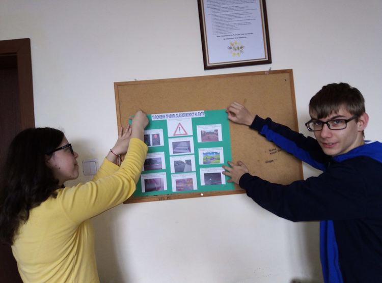 Златаровци почетоха жертвите по пътищата