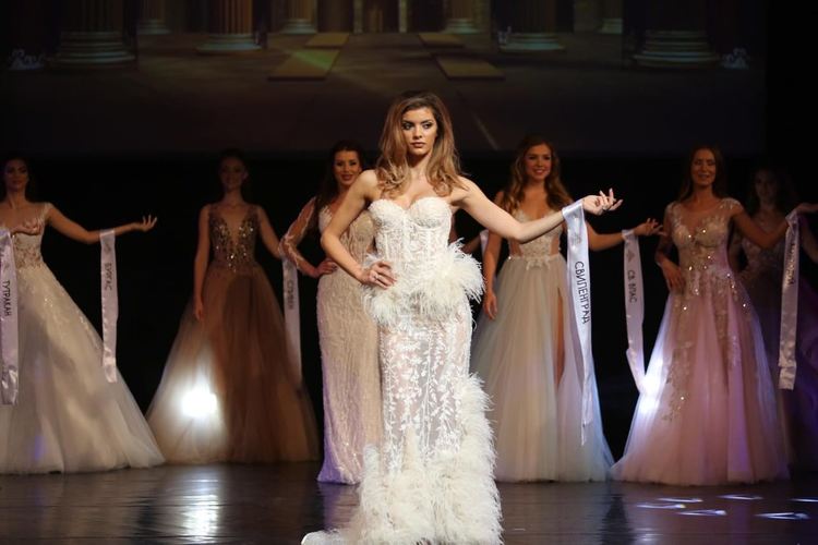 Красавица от Хасковско е в топ 10 на "Мис България"