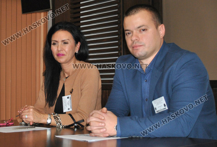 Радост Найденова - служител в затвора в Стара Загора и Георги Митев - ГДИН