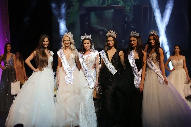 Красавица от Хасковско е в топ 10 на "Мис България"