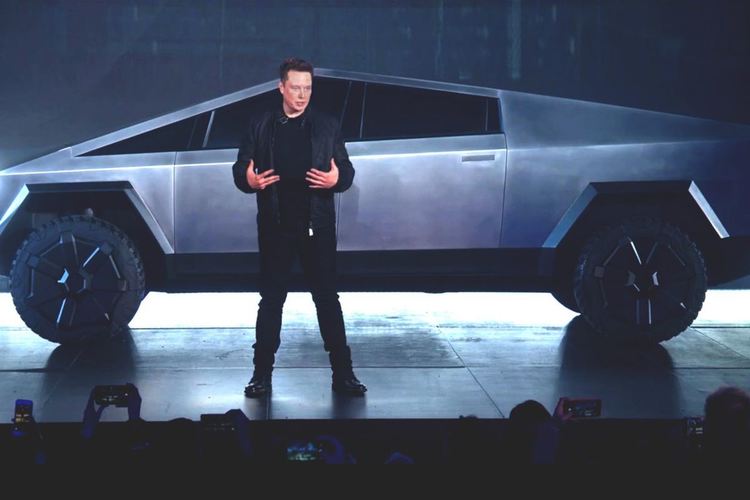 Tesla представи пикапа Cybertruck и той прилича на Stealth (видео)