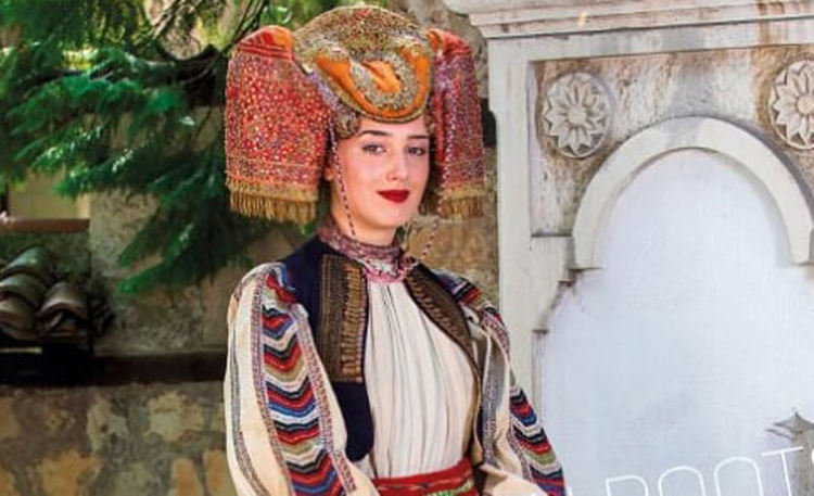 Родопчанки в календарите в които древността среща съвремието