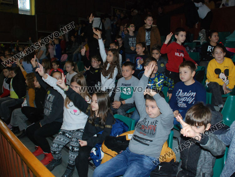 Божидара Чернева с Климентова награда за ученик, Златка Ангелова - за учител