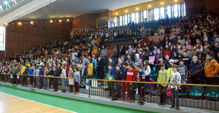 Божидара Чернева с Климентова награда за ученик, Златка Ангелова - за учител