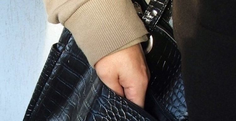 Пенсионер задигна забравено портмоне