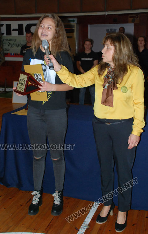 Божидара Чернева с Климентова награда за ученик, Златка Ангелова - за учител