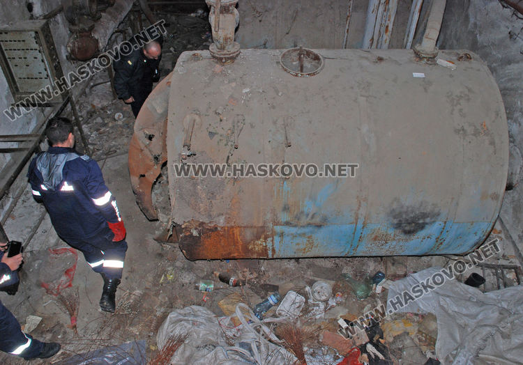 Викат пожарникари за спасяване на бедстващо куче