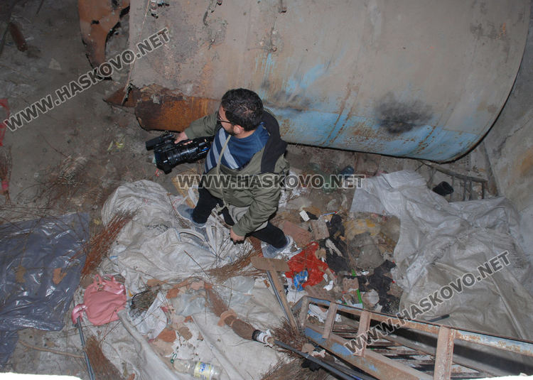 Викат пожарникари за спасяване на бедстващо куче