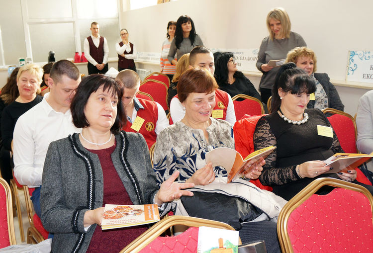 Гимназията по туризъм демонстрира иновативни уроци пред гости от страната